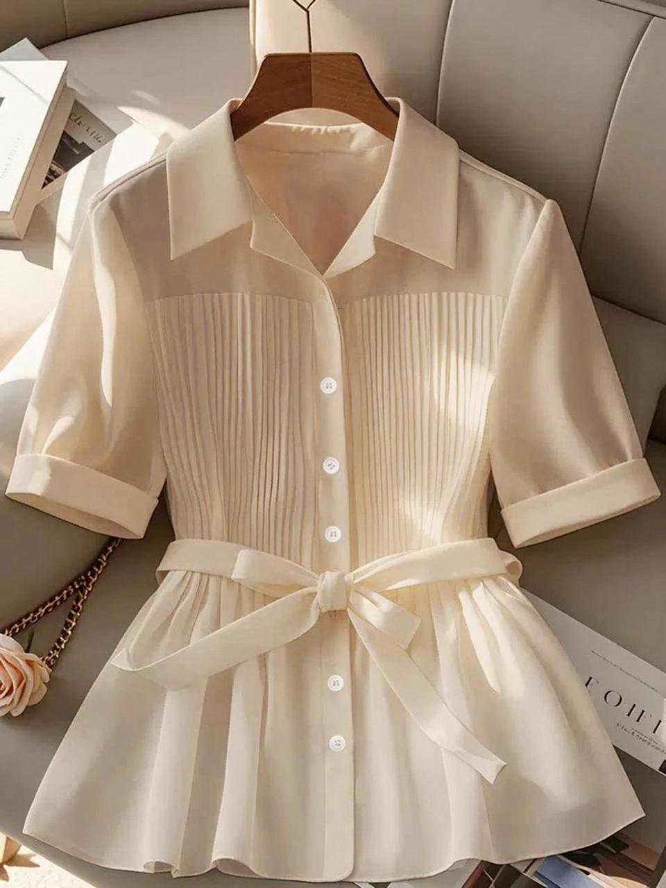 Blouse – Beige